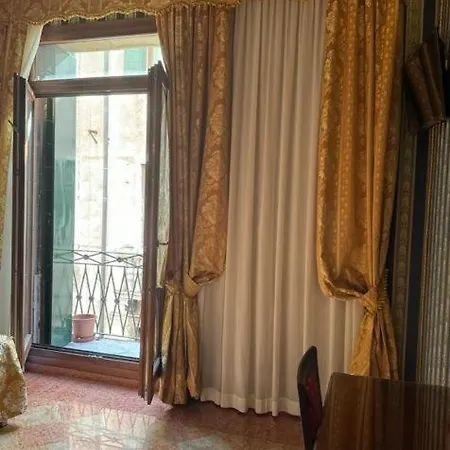 Panada L & S Venecia